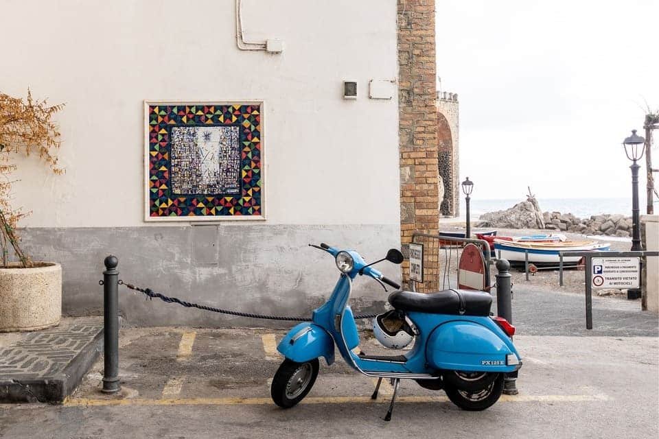 Най-добрата обиколка с Vespa по Амалфийското крайбрежие 2026