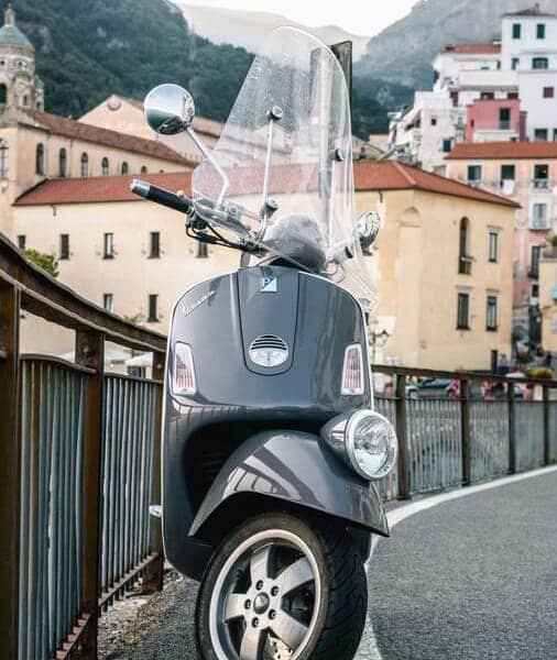 Най-добрата обиколка с Vespa по Амалфийското крайбрежие 2026